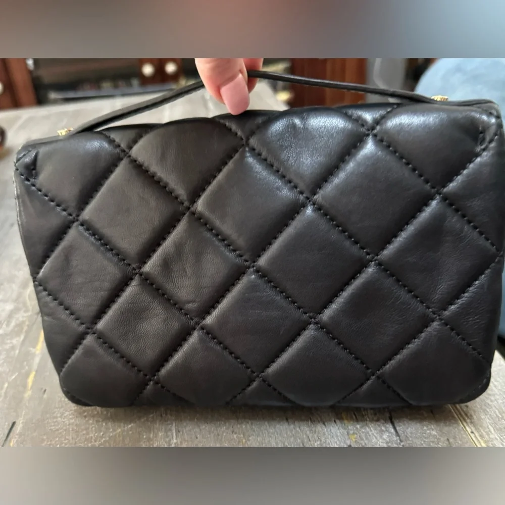 MICHAEL Michael Kors Black Quilted Shoulder Bag with Gold Chain - Picture 3 of 14